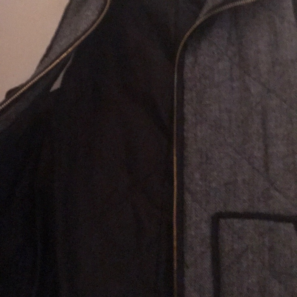 Vest - Picture 4 of 4